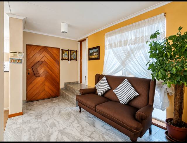 4 BEDROOM HOUSE FOR SALE IN THREE RIVERS EAST